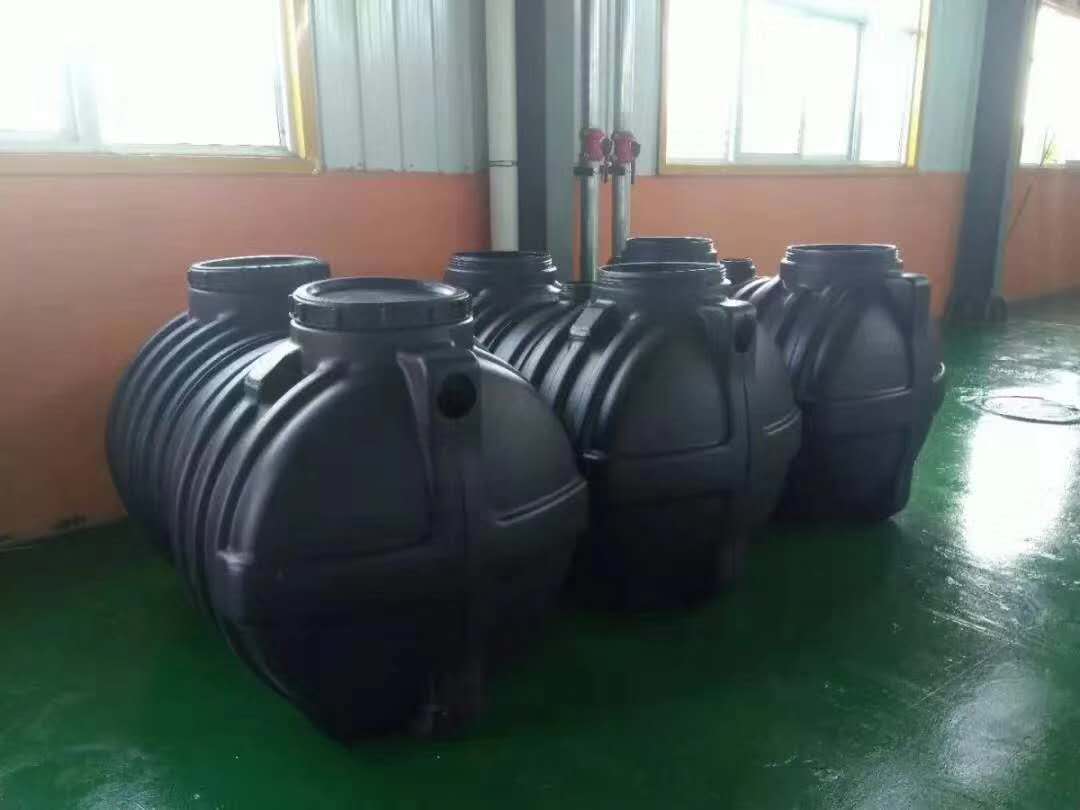 客戶用我(wo)公司的黑色(sè)塑料消泡母(mu)料生産的